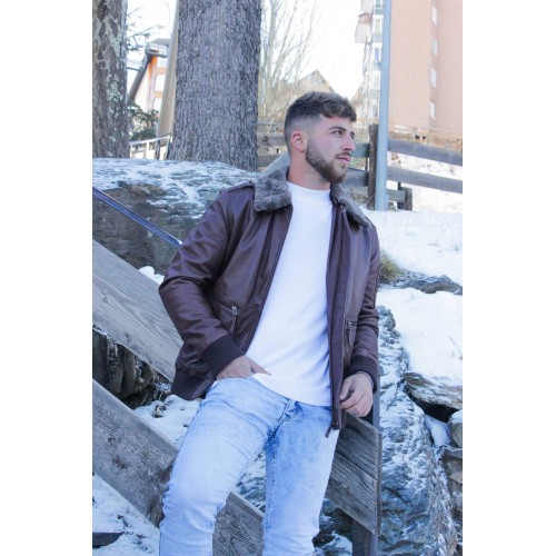 Aviator leather jacket with detachable collar