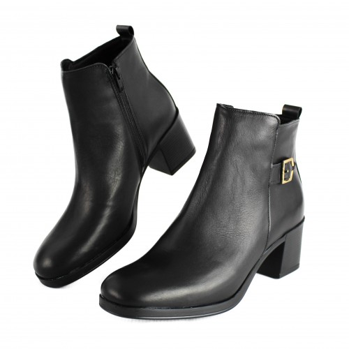 Leather ankle boots with heel and zipper, HIGHES model