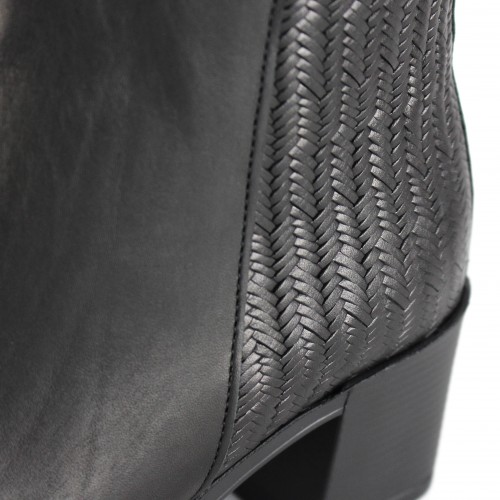 Leather ankle boots with heel and braided detail