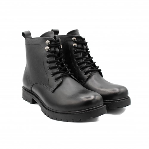 Military style lace-up...