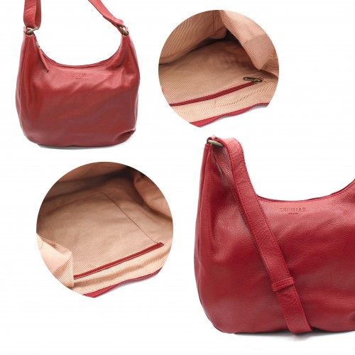 Leather bag with zipper...