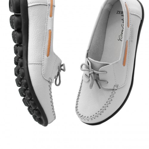 Leather loafers with laces and black sole