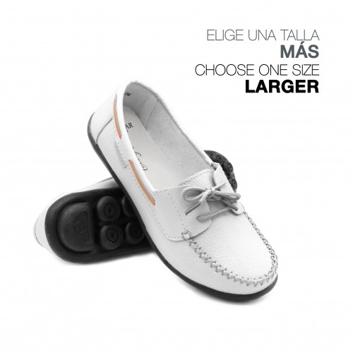 Leather loafers with laces and black sole