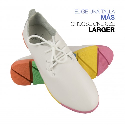 Leather shoes with laces and flexible rubber sole
