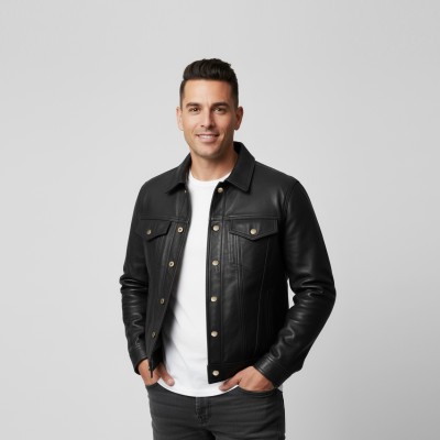 Leather jacket in jeans style with classic collar and snap buttons