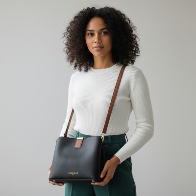 Leather bag with zipper closure 22x18x11 cm WHITEN