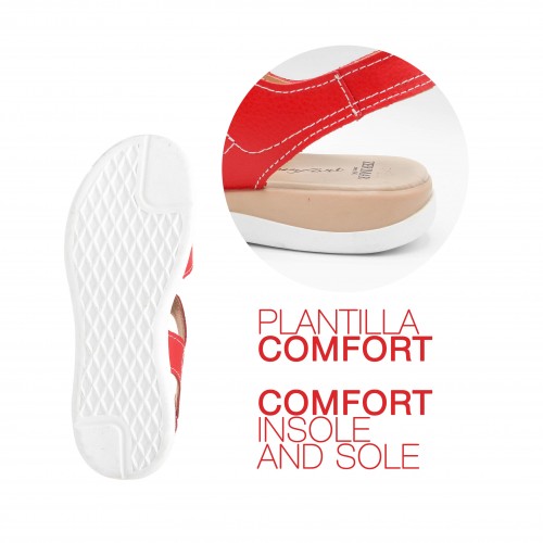 Flat leather sandals with velcro model BOBBE