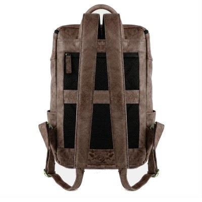 Vintage-style engraved leather backpack with zip closure