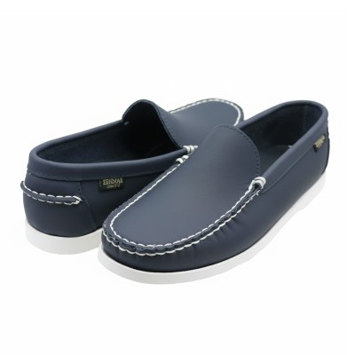 AMADABLAM model leather moccasins