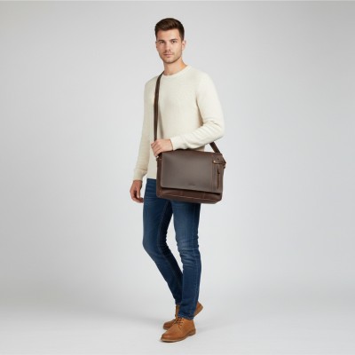 Leather briefcase with shoulder strap 37x30x8 cm CLUB