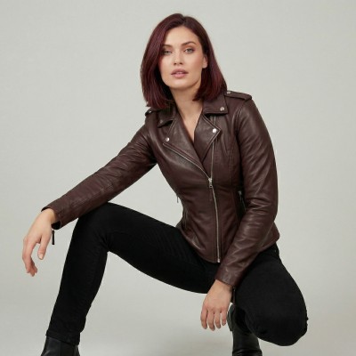 Black fitted jacket in natural leather biker style with zip closure