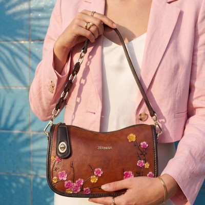 Embossed leather bag with short adjustable handle 22x15x8 cm BOKETTO