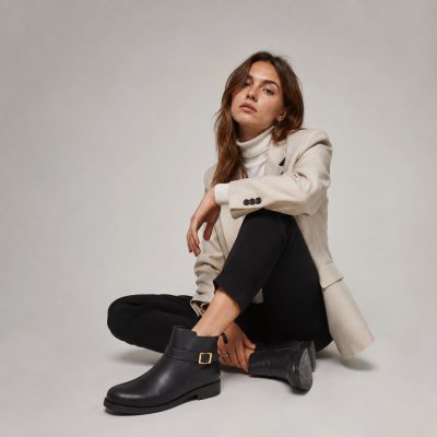 Leather ankle boots with buckle and zipper model TENGA