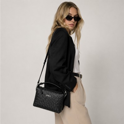 Braided leather handbag with double handles 25x17x9 cm