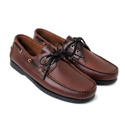 Laced leather boat shoes model HAMPTON