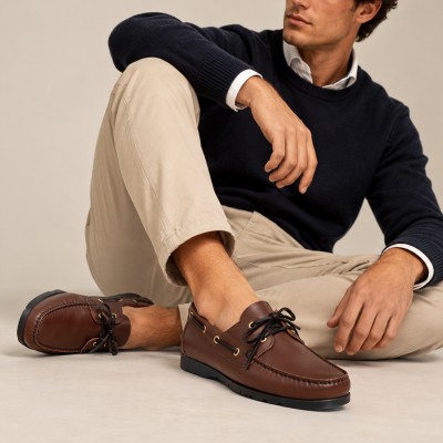 Laced leather boat shoes model HAMPTON
